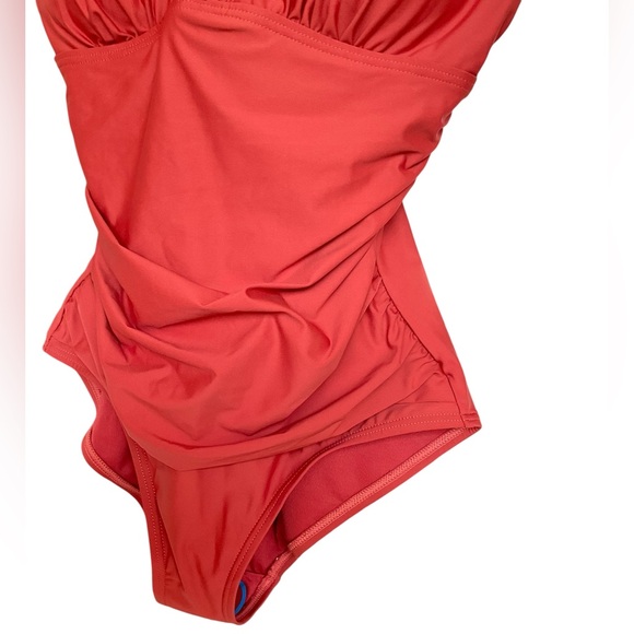 DKNY NWT Ruffle Plunge Underwire Tummy Control One-Piece Swimsuit Size S/P - Picture 6 of 16